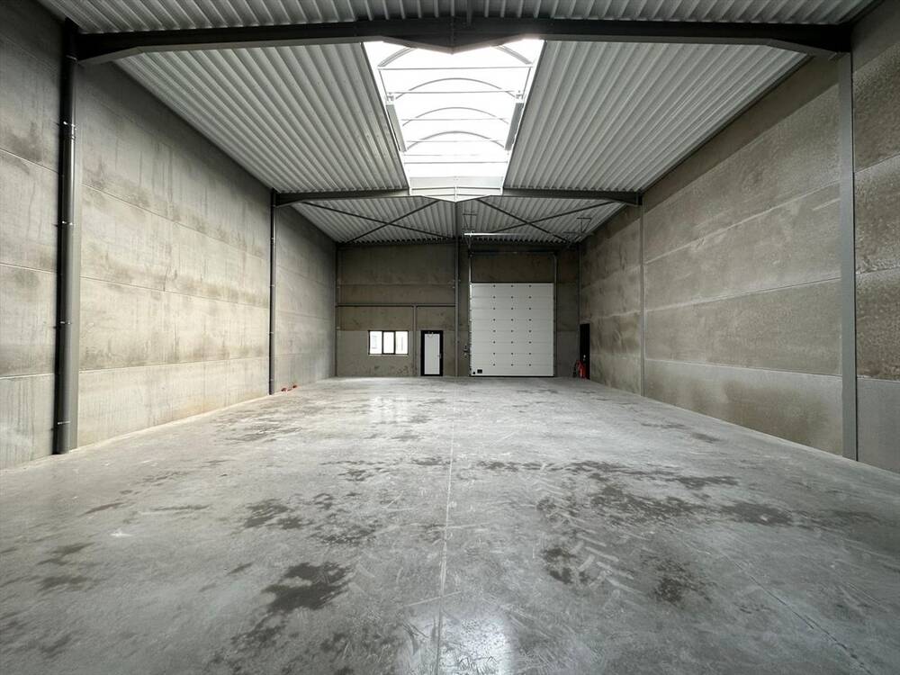 Handelszaak te  koop in Waregem 8790 315000.00€  slaapkamers 220.00m² - Zoekertje 379692