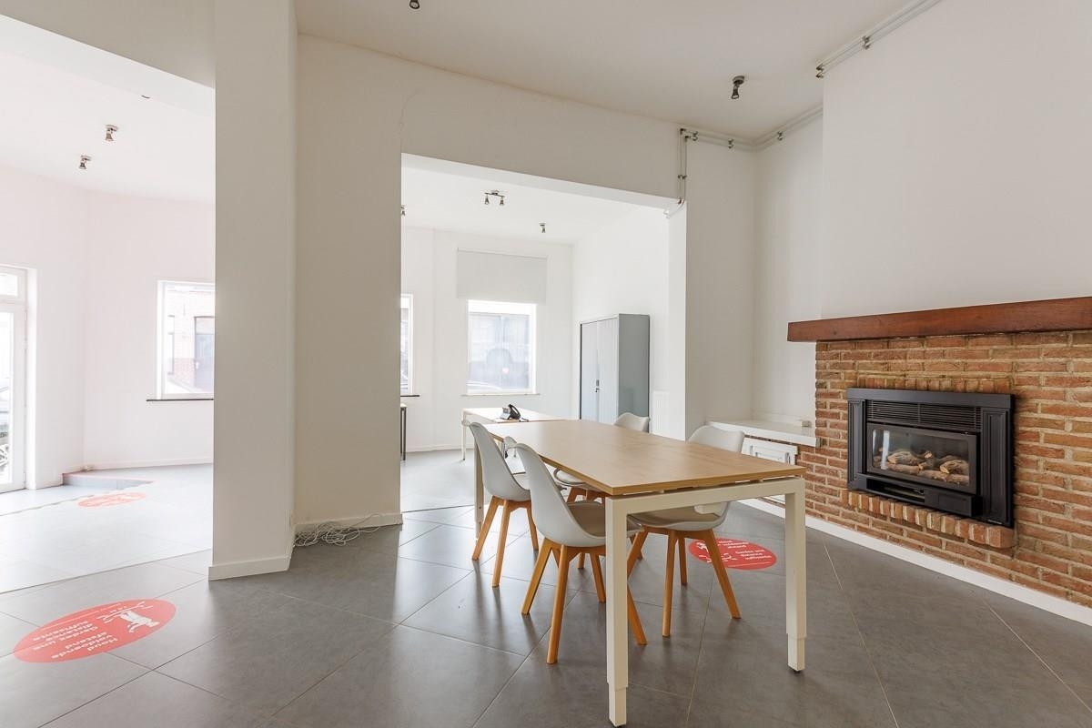Handelszaak te koop in Brugge 8000 349000.00€ slaapkamers 316.00m² - Zoekertje 379232