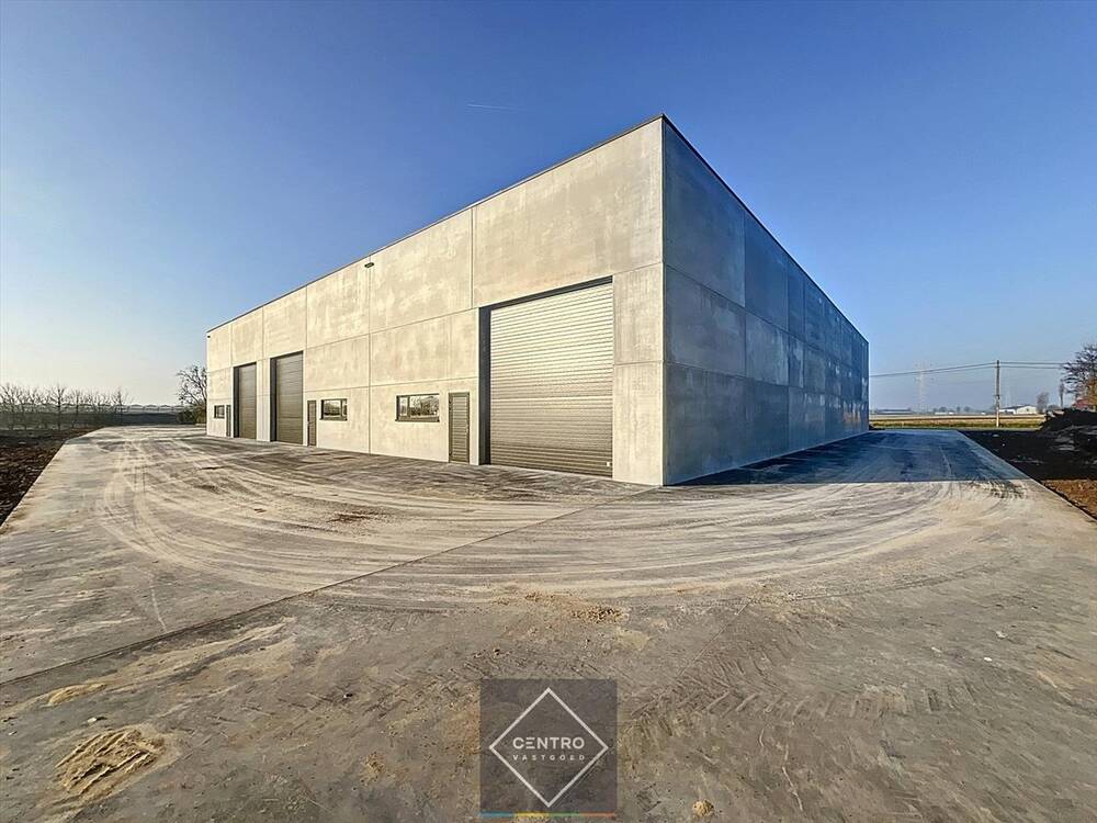 Handelszaak te  koop in Oostnieuwkerke 8840 0.00€  slaapkamers 216.00m² - Zoekertje 379474