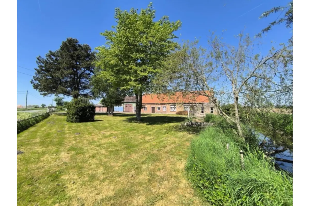 Huis te  koop in Houtem 8630 379000.00€  slaapkamers m² - Zoekertje 382961