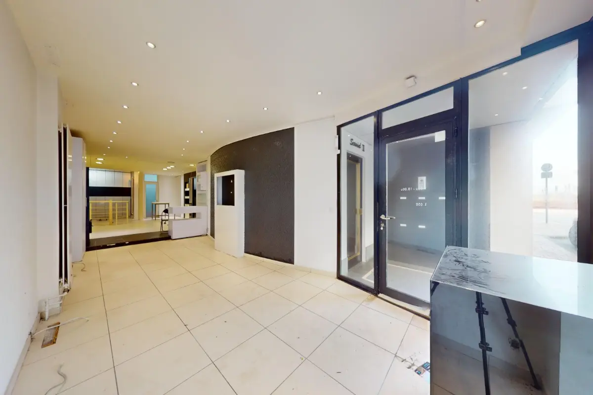 Handelszaak te koop in Knokke 8300 375000.00€ slaapkamers 87.00m² - Zoekertje 384222