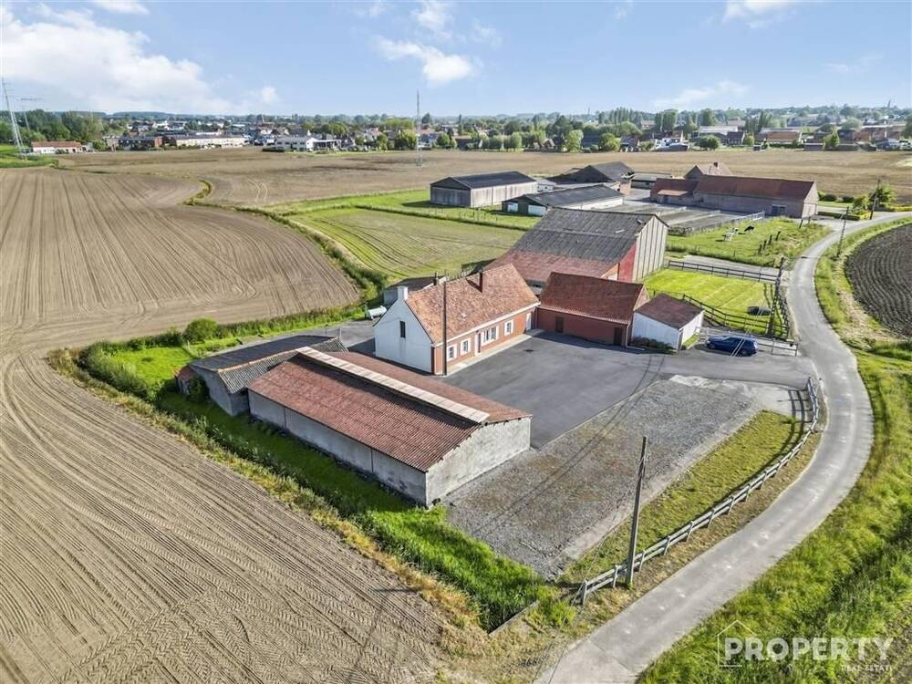 Huis te  koop in Zwevegem 8550 499000.00€ 3 slaapkamers m² - Zoekertje 385224