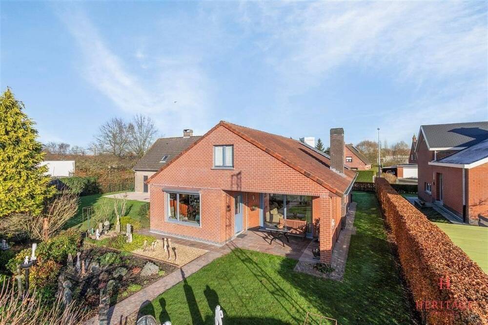 Huis te  koop in Wielsbeke 8710 335000.00€ 3 slaapkamers 236.00m² - Zoekertje 385899
