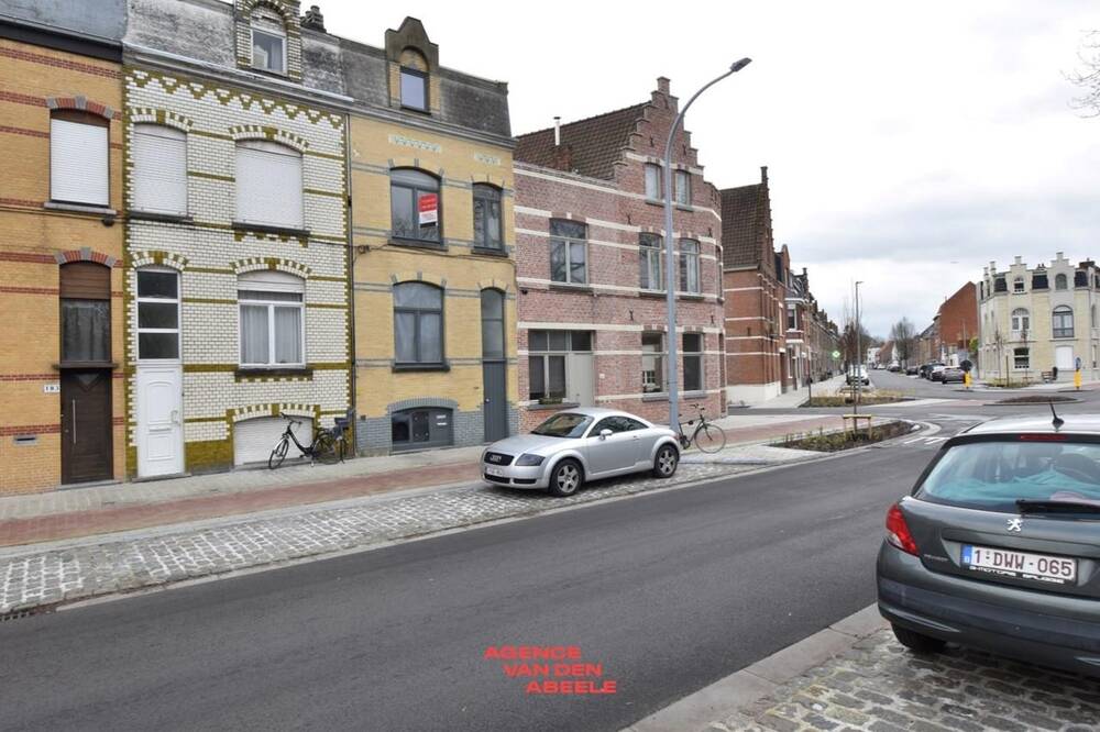Appartement te  huur in Assebroek 8310 695.00€ 1 slaapkamers 58.00m² - Zoekertje 387361