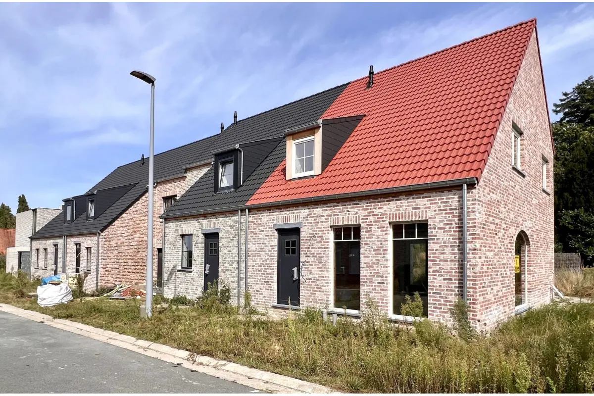 Huis te  koop in Oostrozebeke 8780 313000.00€ 3 slaapkamers 150.00m² - Zoekertje 387527