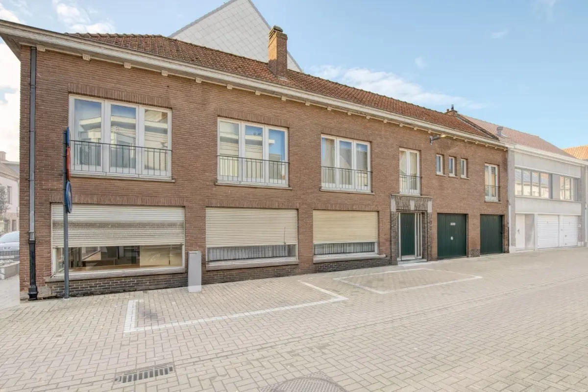 Huis te  koop in Gistel 8470 299000.00€ 2 slaapkamers 240.00m² - Zoekertje 388967
