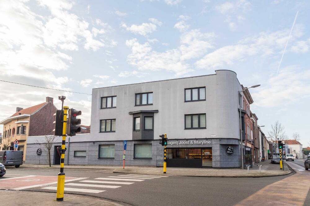 Handelszaak te koop in Kortrijk 8500 699000.00€ 5 slaapkamers 541.00m² - Zoekertje 389291