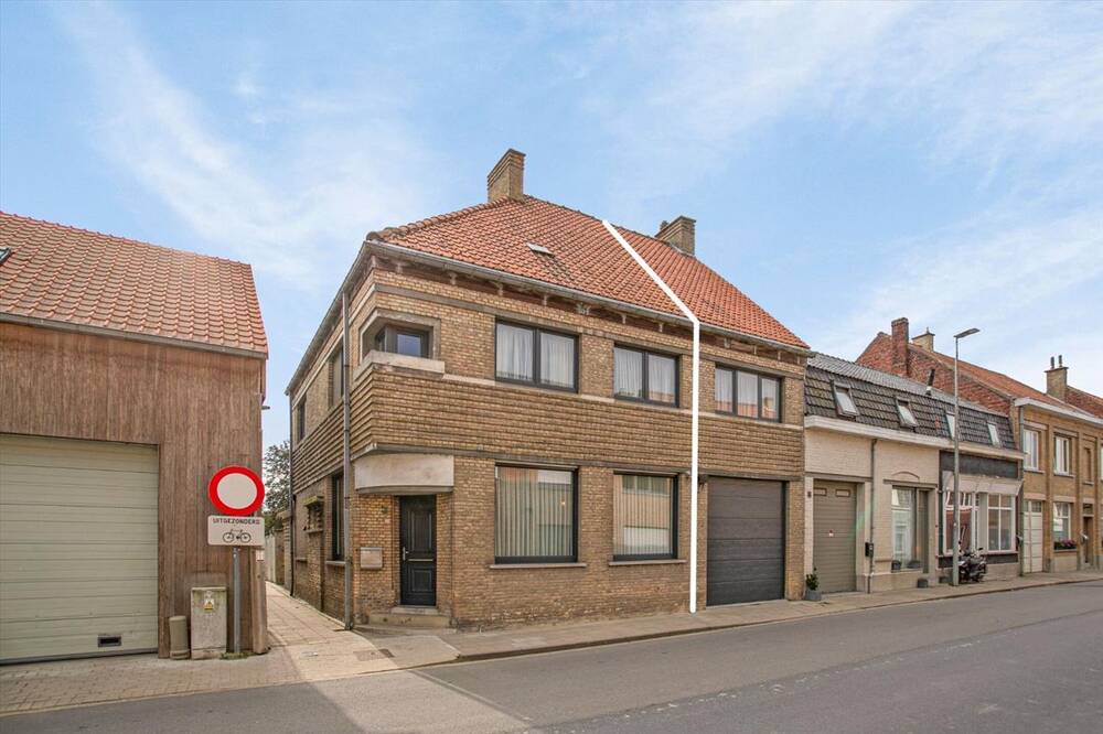 Huis te koop in Alveringem 8690 129000.00€ 6 slaapkamers 137.00m² - Zoekertje 390712
