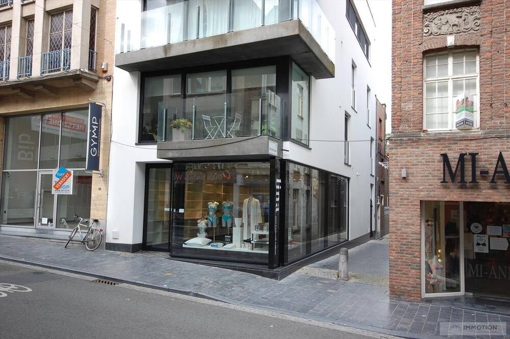 Handelszaak te koop in Kortrijk 8500 295000.00€ slaapkamers m² - Zoekertje 390356