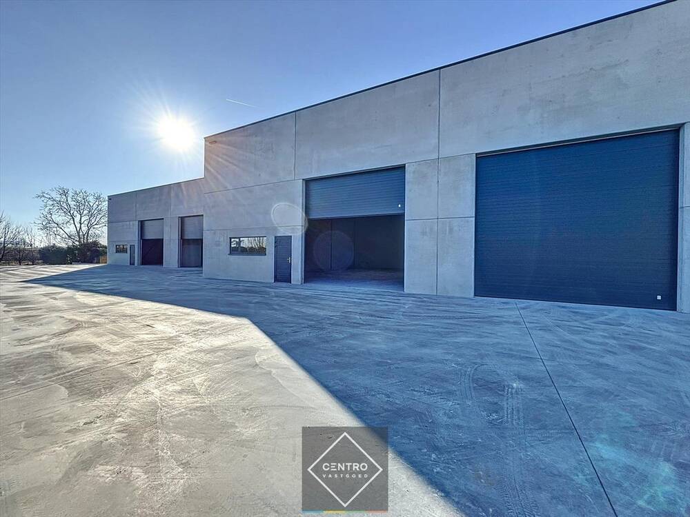 Handelszaak te  koop in Oostnieuwkerke 8840 0.00€  slaapkamers 216.00m² - Zoekertje 393268