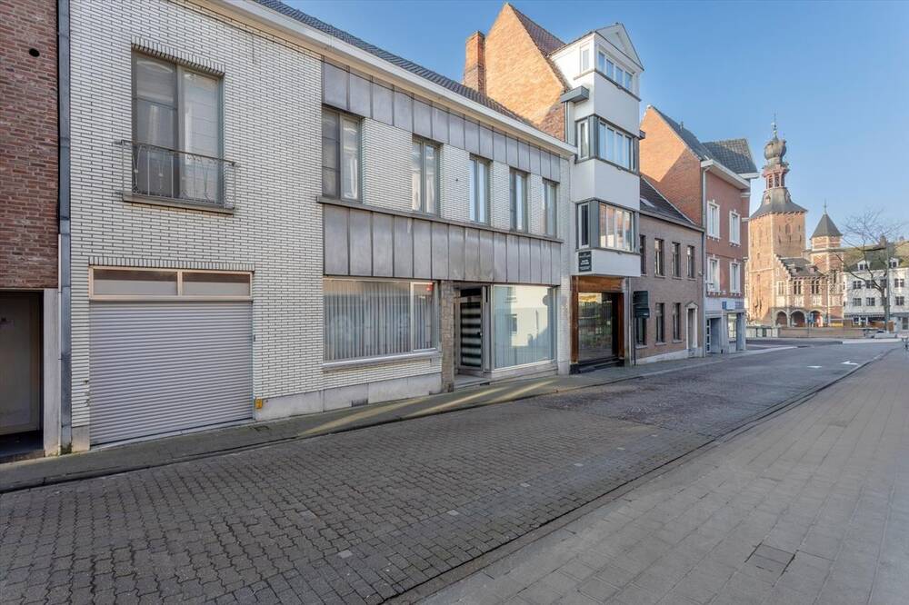 Handelszaak te koop in Tielt 8700 345000.00€ 4 slaapkamers 340.00m² - Zoekertje 394745