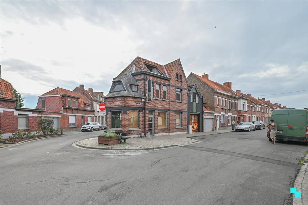Handelszaak te  koop in Izegem 8870 249000.00€ 2 slaapkamers 176.00m² - Zoekertje 395784