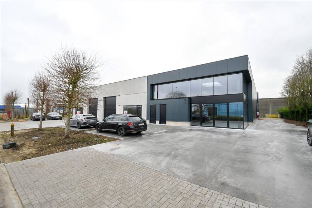 Handelszaak te huur in Zedelgem 8210 1280.00€ slaapkamers m² - Zoekertje 458264