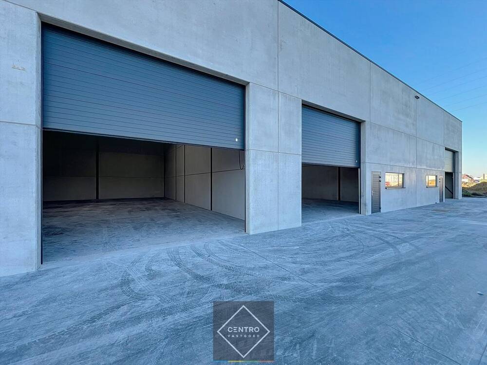 Handelszaak te  koop in Oostnieuwkerke 8840 0.00€  slaapkamers 216.00m² - Zoekertje 400087