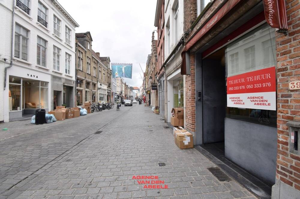 Handelszaak te huur in Brugge 8000 2000.00€ slaapkamers m² - Zoekertje 403054