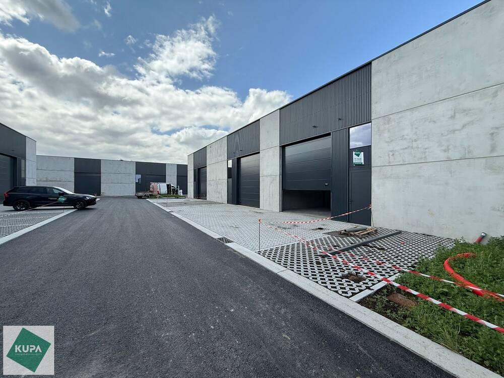 Handelszaak te huur in Pittem 8740 895.00€ slaapkamers 198.00m² - Zoekertje 402687