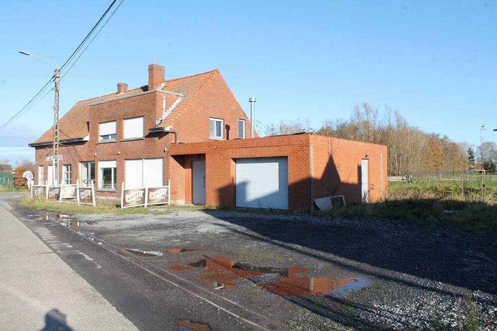 Handelszaak te koop in Meulebeke 8760 180000.00€ slaapkamers m² - Zoekertje 402702