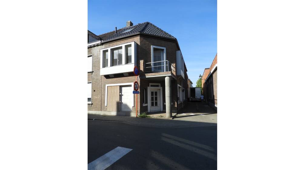 Huis te  koop in Schuiferskapelle 8700 182000.00€ 2 slaapkamers 200.00m² - Zoekertje 402269