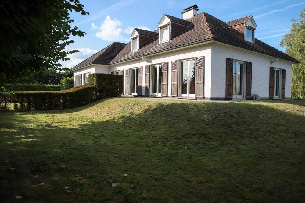 Huis te koop in Deerlijk 8540 0.00€ 4 slaapkamers 232.00m² - Zoekertje 403253
