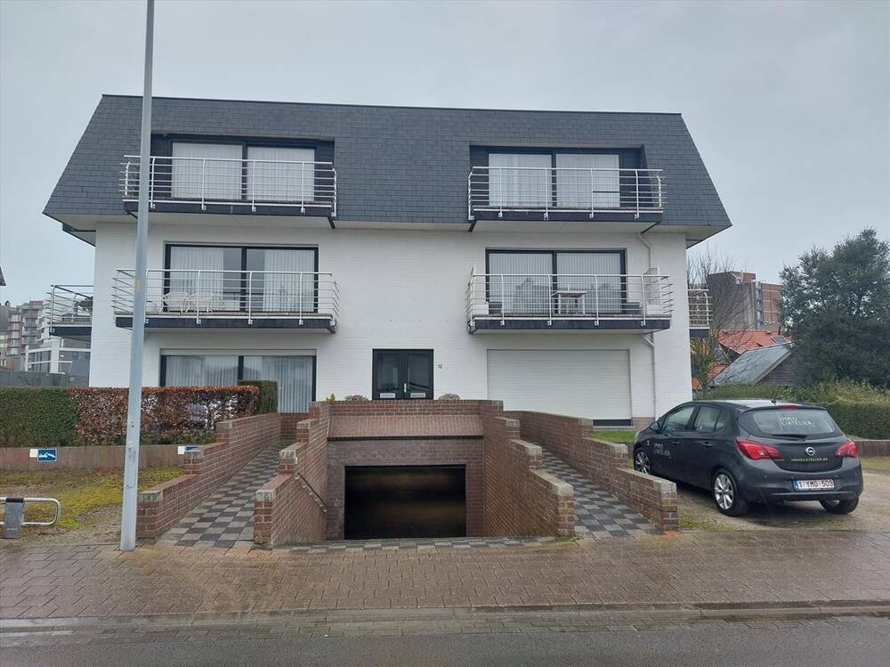 Parking & garage te  huur in Middelkerke 8430 110.00€  slaapkamers m² - Zoekertje 404696
