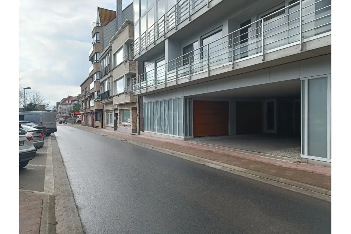 Parking & garage te  koop in Knokke-Heist 8300 195000.00€  slaapkamers m² - Zoekertje 404634