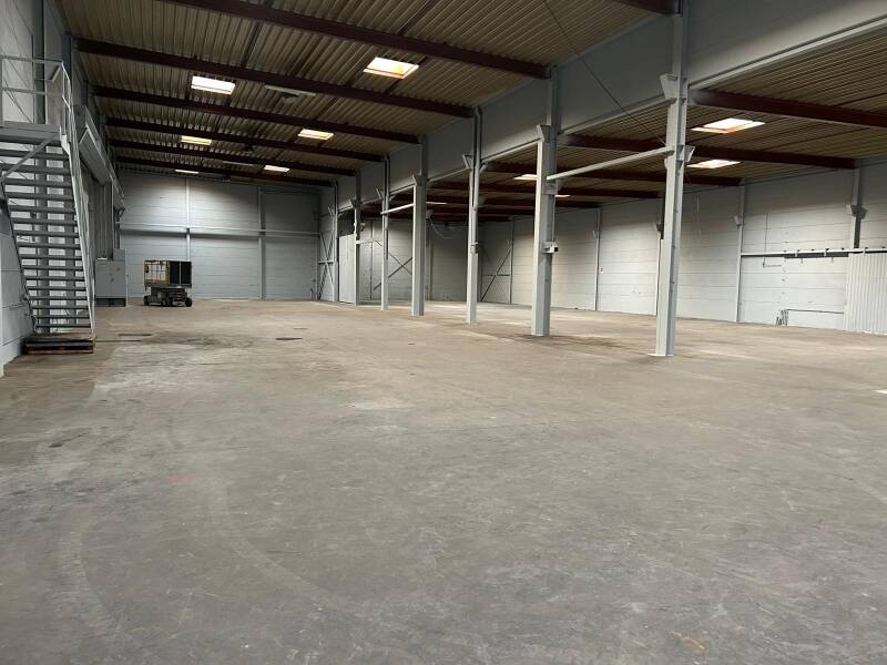Handelszaak te  huur in Lendelede 8860 2550.00€  slaapkamers m² - Zoekertje 408181