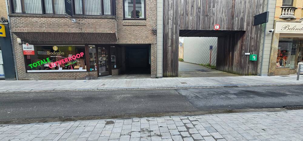 Handelszaak te  huur in Izegem 8870 950.00€  slaapkamers 115.00m² - Zoekertje 408296