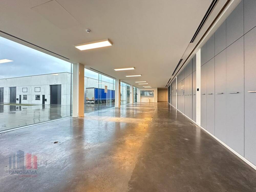 Handelszaak te huur in Waregem 8790 3765.00€ slaapkamers 393.00m² - Zoekertje 410810