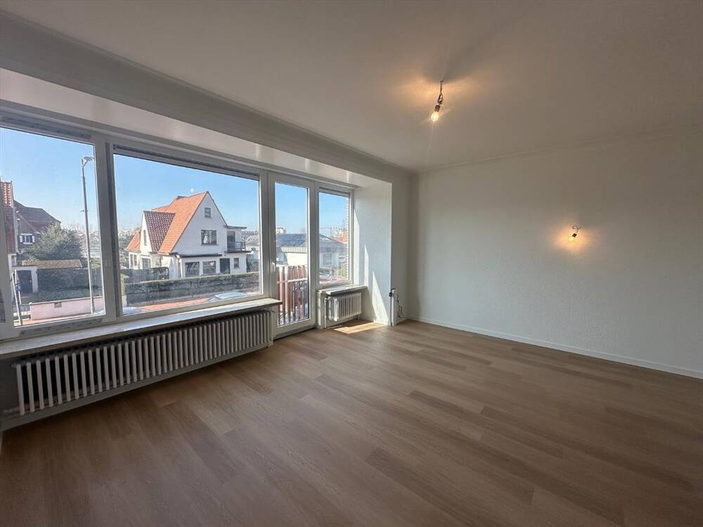 Appartement te huur in Knokke 8300 1100.00€ 2 slaapkamers m² - Zoekertje 410834