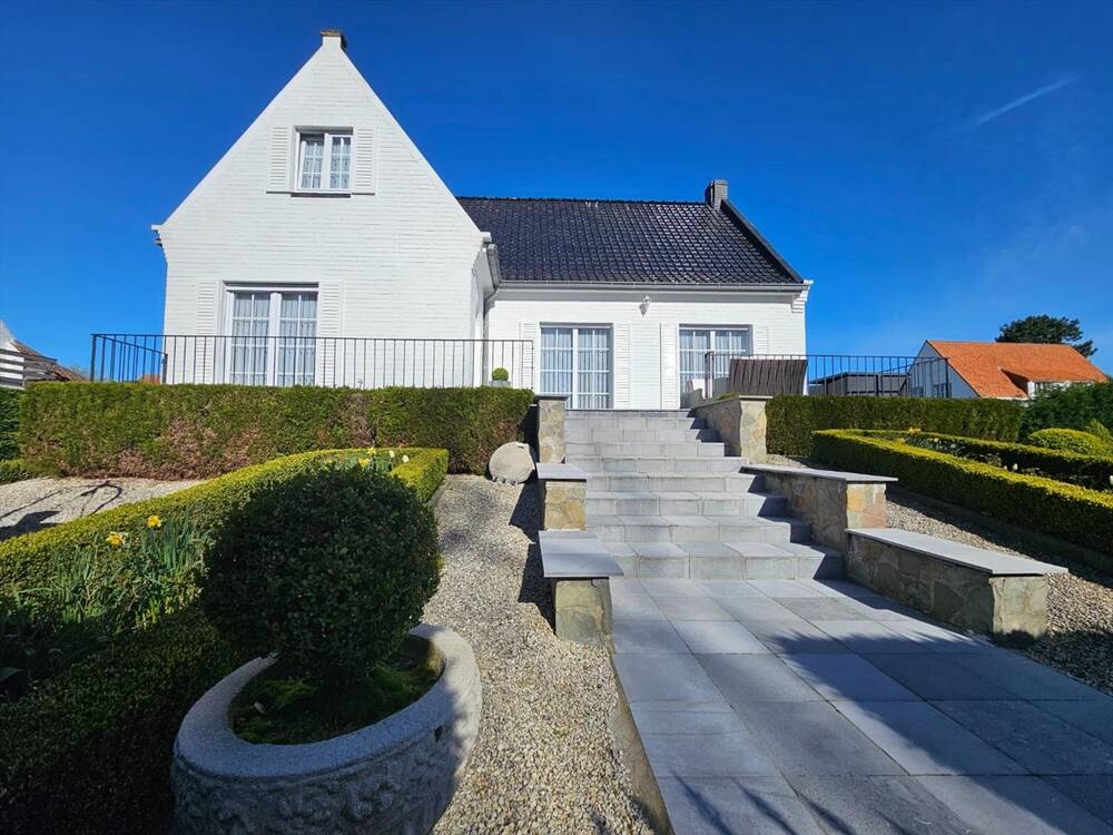 Huis te  koop in Nieuwpoort 8620 945000.00€ 3 slaapkamers 304.00m² - Zoekertje 412421