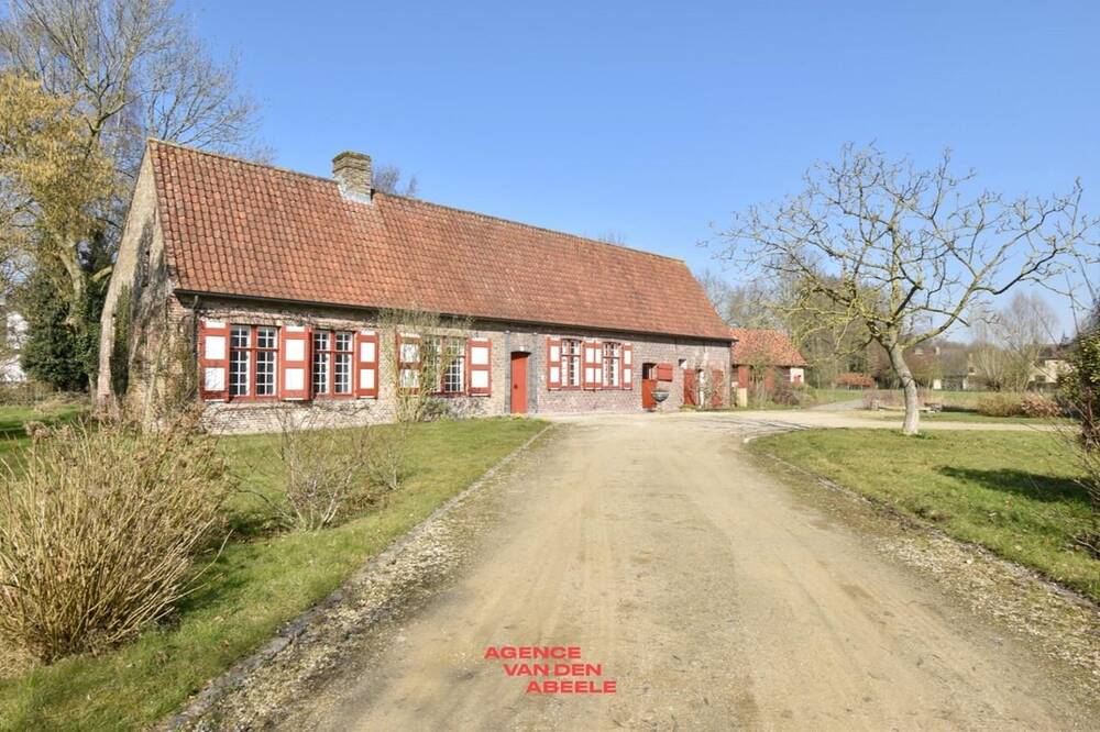 Huis te  huur in Zedelgem 8210 2250.00€ 5 slaapkamers m² - Zoekertje 413645