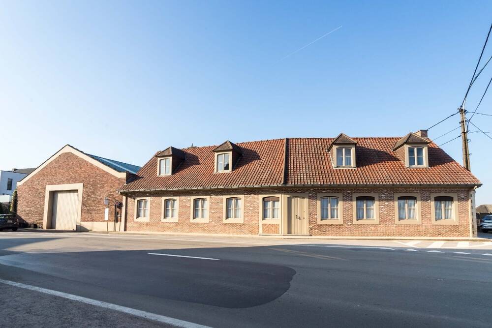 Huis te  koop in Zwevegem 8550 380000.00€ 3 slaapkamers 244.50m² - Zoekertje 415965