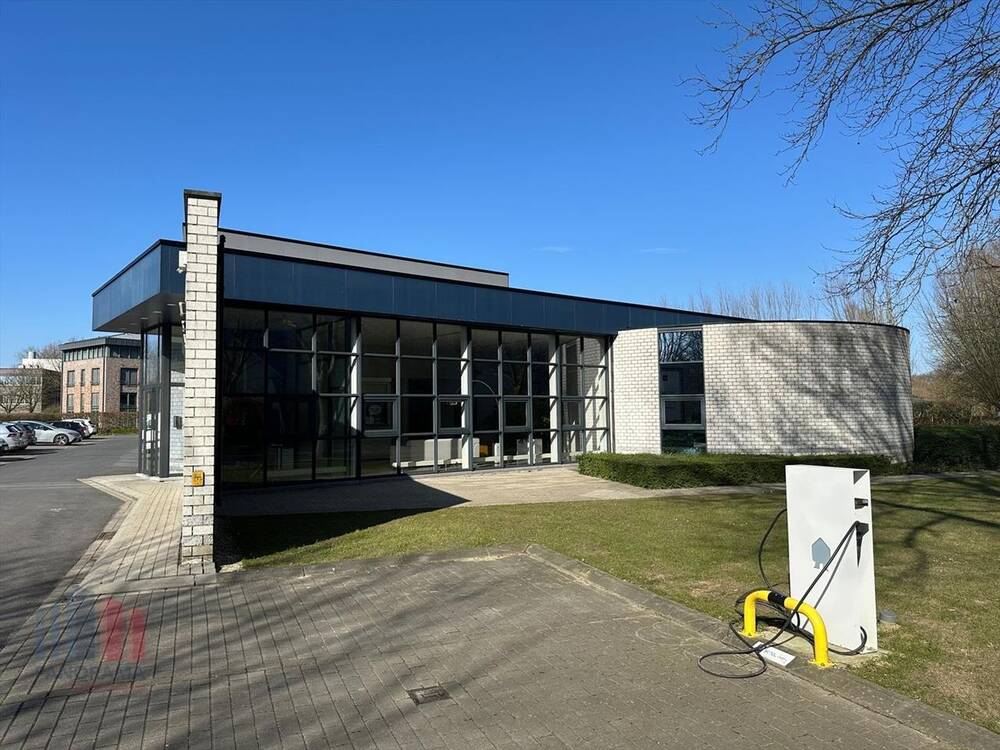 Handelszaak te huur in Kortrijk 8500 4000.00€ slaapkamers 230.00m² - Zoekertje 417803