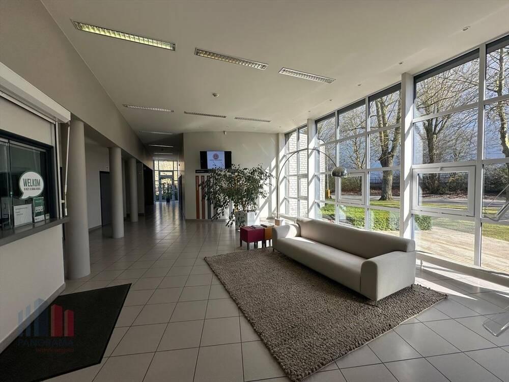 Handelszaak te huur in Kortrijk 8500 5000.00€ slaapkamers 300.00m² - Zoekertje 417804