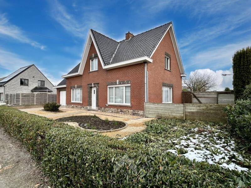 Huis te koop in Waregem 8790 385000.00€ 4 slaapkamers 200.00m² - Zoekertje 420512