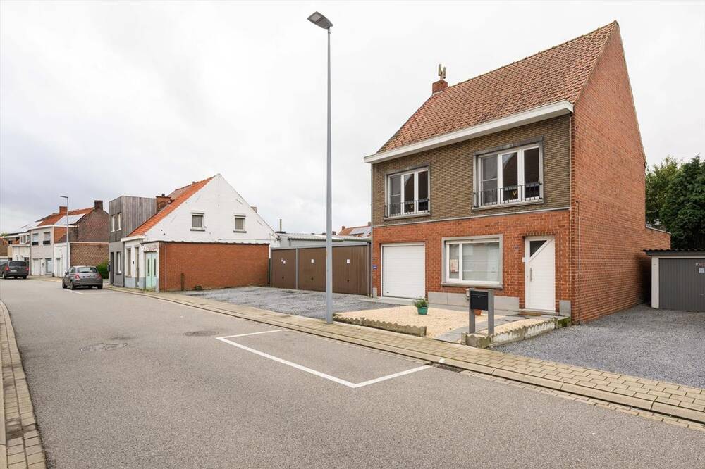 Huis te koop in Meulebeke 8760 325000.00€ 2 slaapkamers 207.00m² - Zoekertje 420315