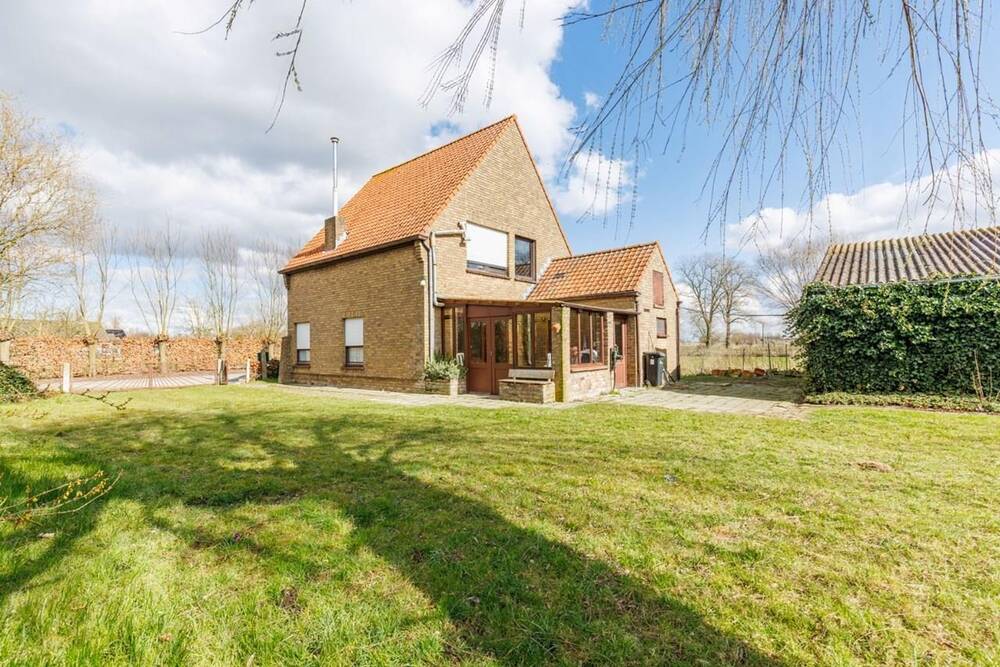 Huis te  koop in Damme 8340 369000.00€ 4 slaapkamers m² - Zoekertje 420261