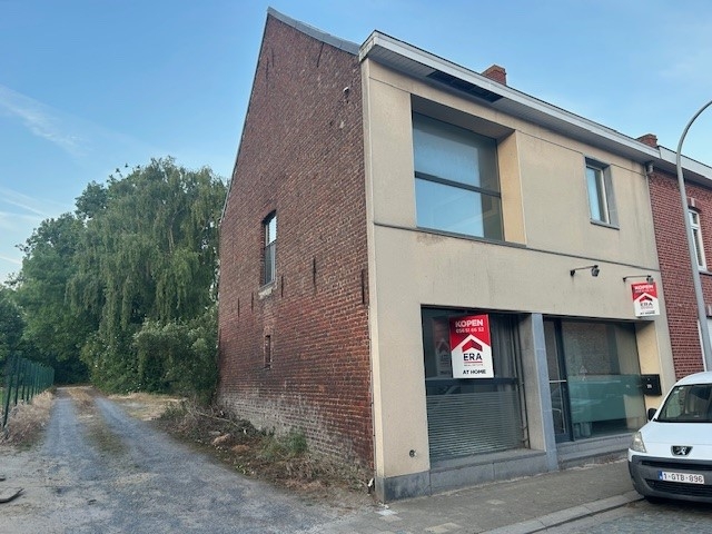 Huis te koop in Geluwe 8940 150000.00€ 3 slaapkamers 210.00m² - Zoekertje 421514