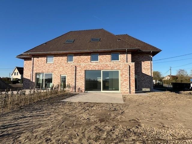 Huis te koop in Oostkamp 8020 590000.00€ 4 slaapkamers 230.00m² - Zoekertje 421824