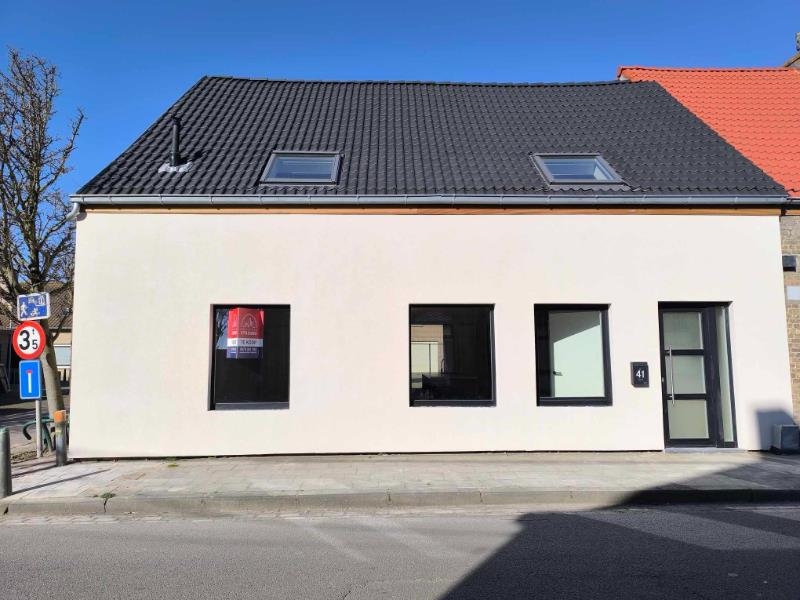 Huis te koop in Pervijze 8600 314000.00€ 4 slaapkamers m² - Zoekertje 422331