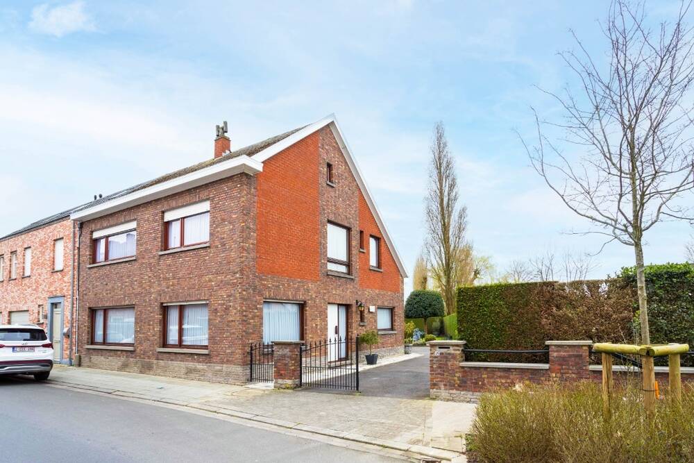 Huis te koop in Kuurne 8520 289000.00€ 4 slaapkamers 233.00m² - Zoekertje 424682