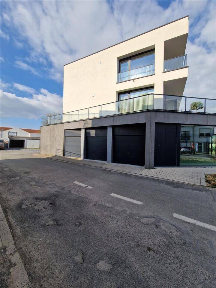 Parking & garage te  koop in Meulebeke 8760 30000.00€  slaapkamers m² - Zoekertje 423833