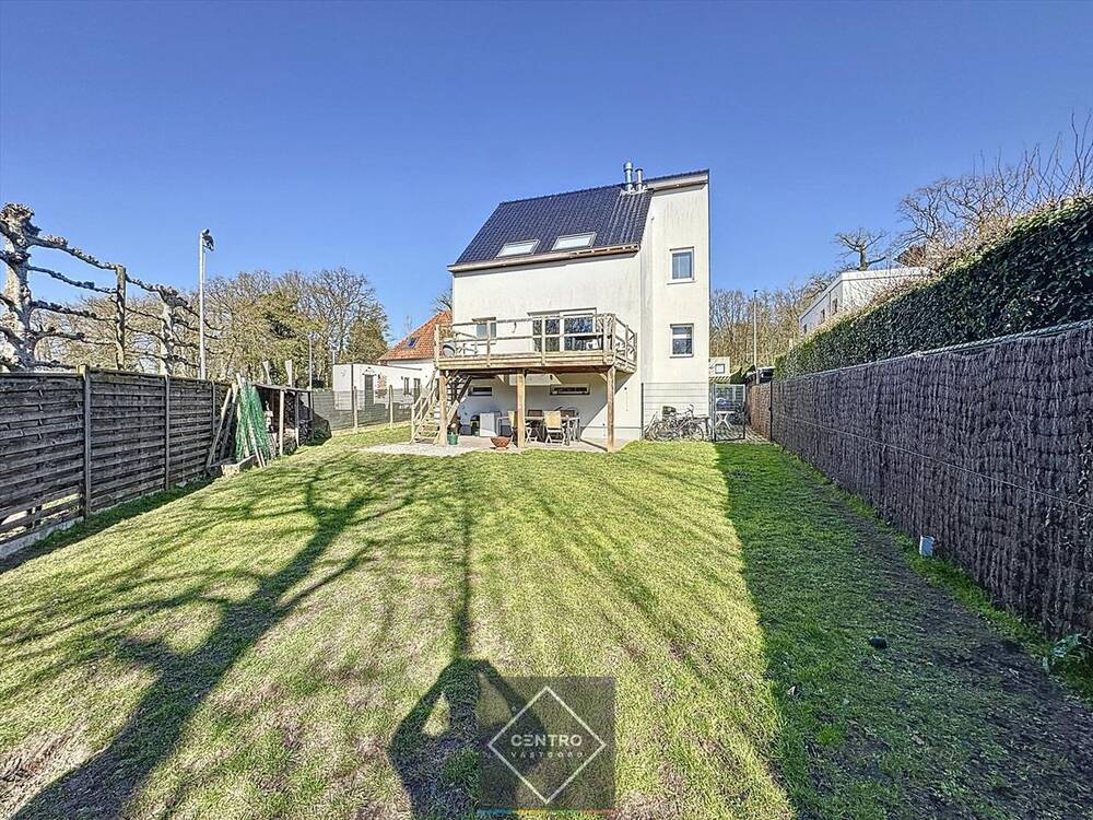 Huis te koop in Oostkamp 8020 449900.00€ 4 slaapkamers 210.00m² - Zoekertje 424077