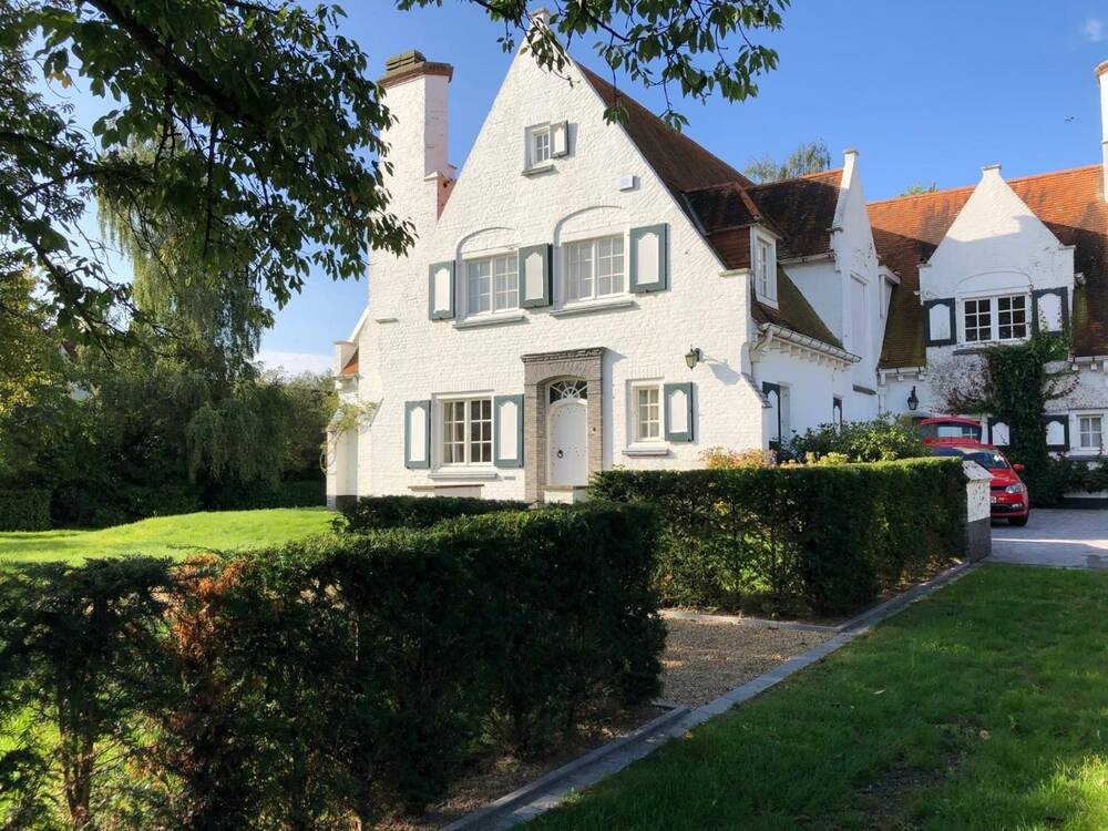Villa te  koop in Kortrijk 8500 0.00€ 6 slaapkamers 361.00m² - Zoekertje 423817