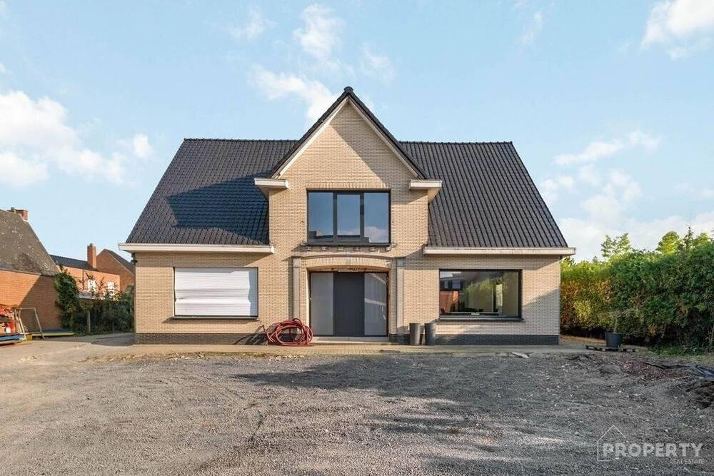 Handelszaak te  koop in Heestert 8551 775000.00€ 5 slaapkamers 372.11m² - Zoekertje 425970