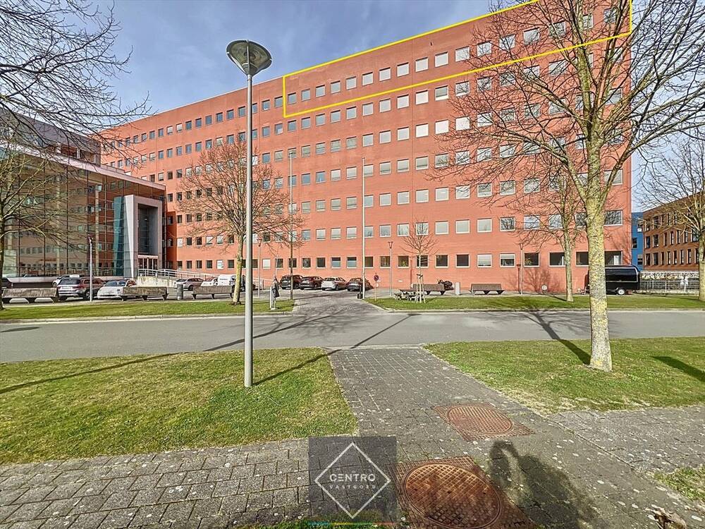 Handelszaak te  huur in Ieper 8900 0.00€  slaapkamers 400.00m² - Zoekertje 429548
