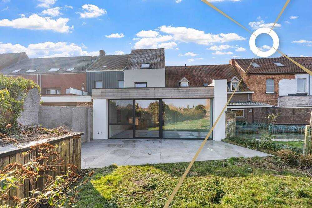 Huis te  koop in Menen 8930 299000.00€ 3 slaapkamers m² - Zoekertje 428204