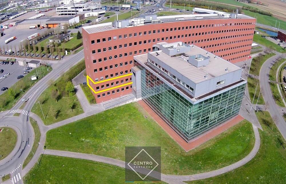 Handelszaak te  huur in Ieper 8900 0.00€  slaapkamers 255.00m² - Zoekertje 428993