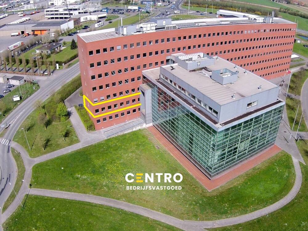 Handelszaak te  huur in Ieper 8900 0.00€  slaapkamers 255.00m² - Zoekertje 428993