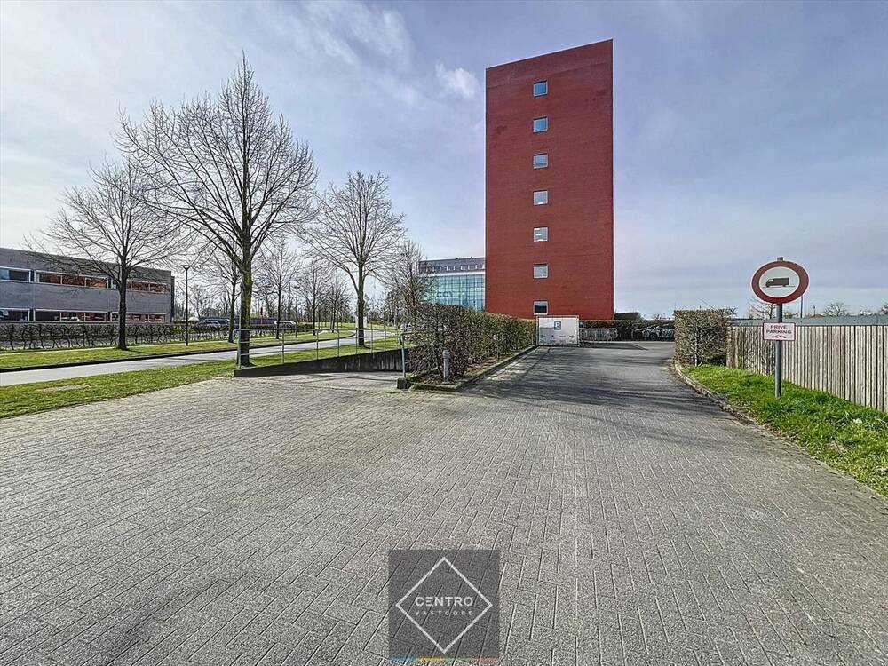 Handelszaak te  huur in Ieper 8900 0.00€  slaapkamers 700.00m² - Zoekertje 429549